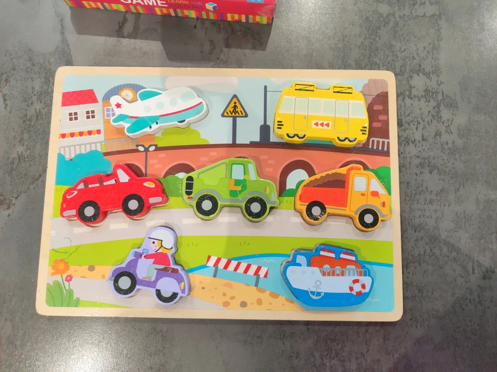 Puzzle en bois très bon état